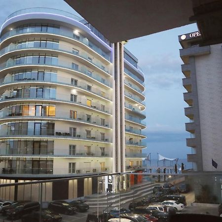 Luxury Apartment By The Sea Mamaia Exterior photo