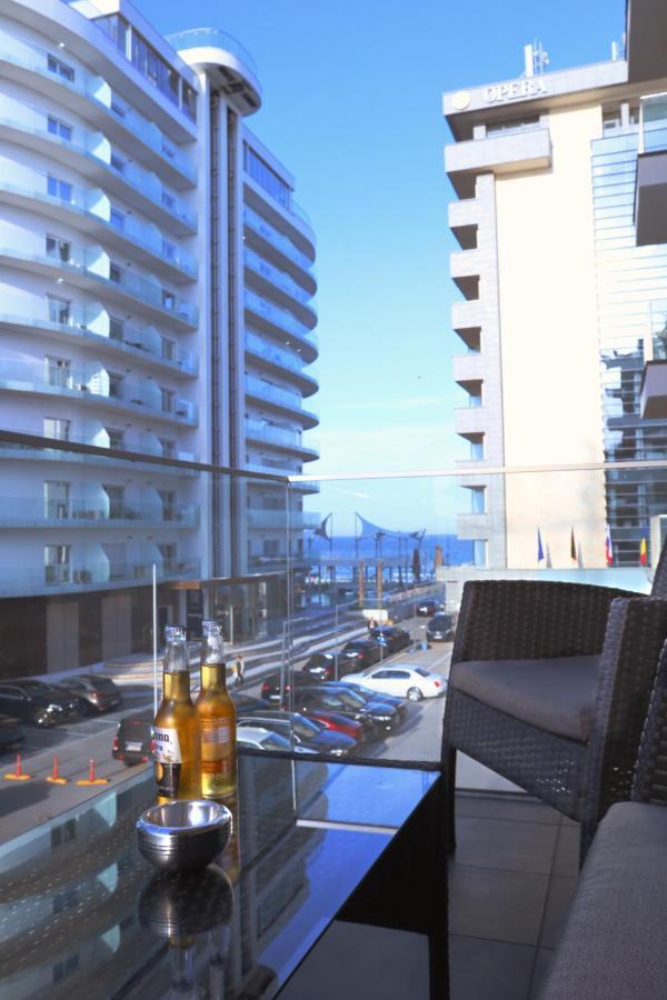 Luxury Apartment By The Sea Mamaia Exterior photo